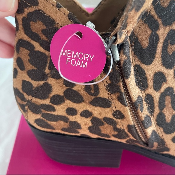 NEW Kohl’s SO Brand Ankle Women Bootie ANGELFISH Size 7 Leopard - Memory Foam - Picture 4 of 5